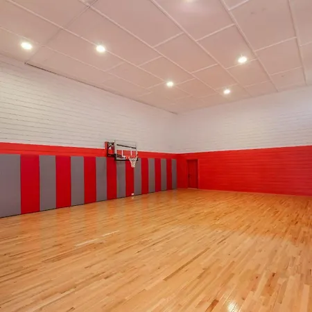 Villa Swim And Gym Mansion